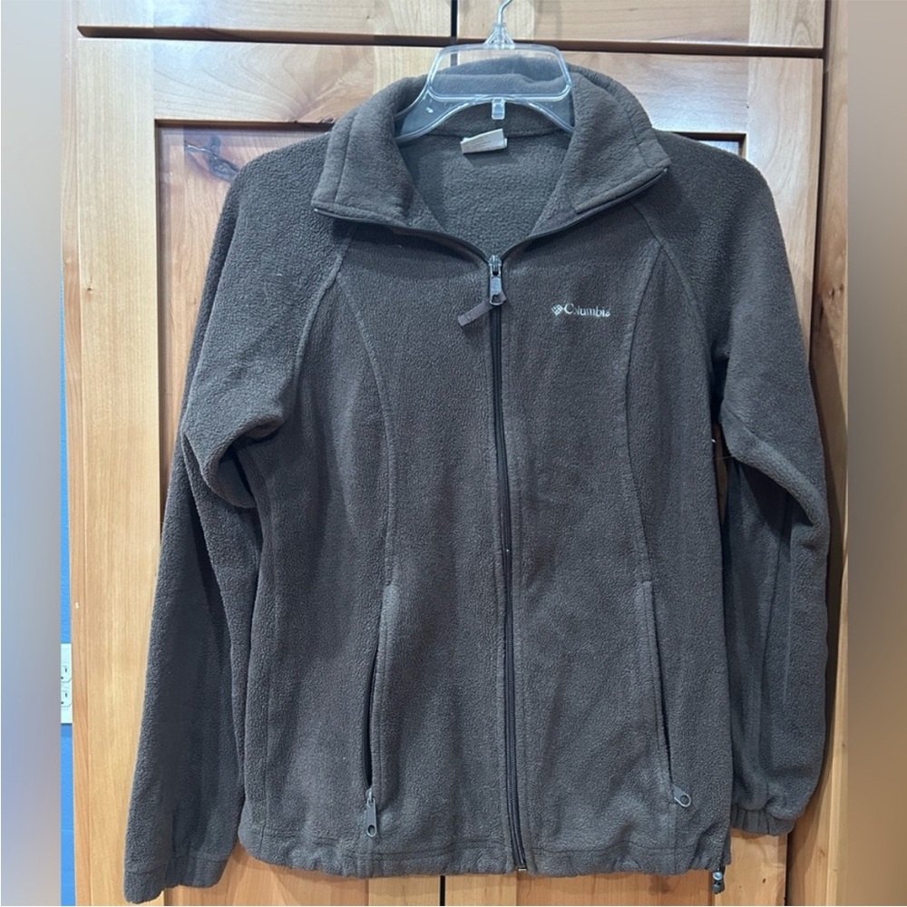 Columbia Women’s chocolate brown Full Zip Brown Fleece Small three lake pockets